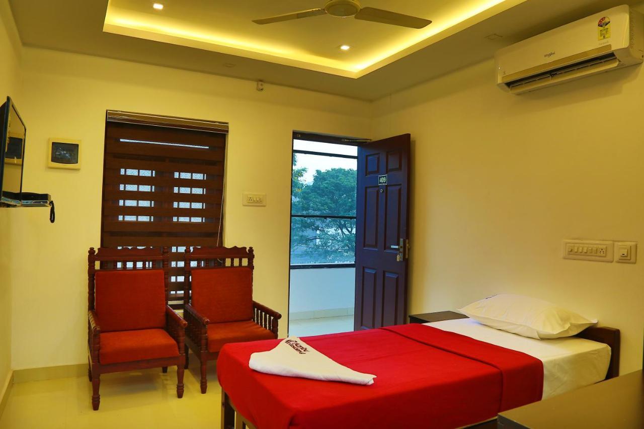 Karibu Residency Hotel Malappuram Exterior foto